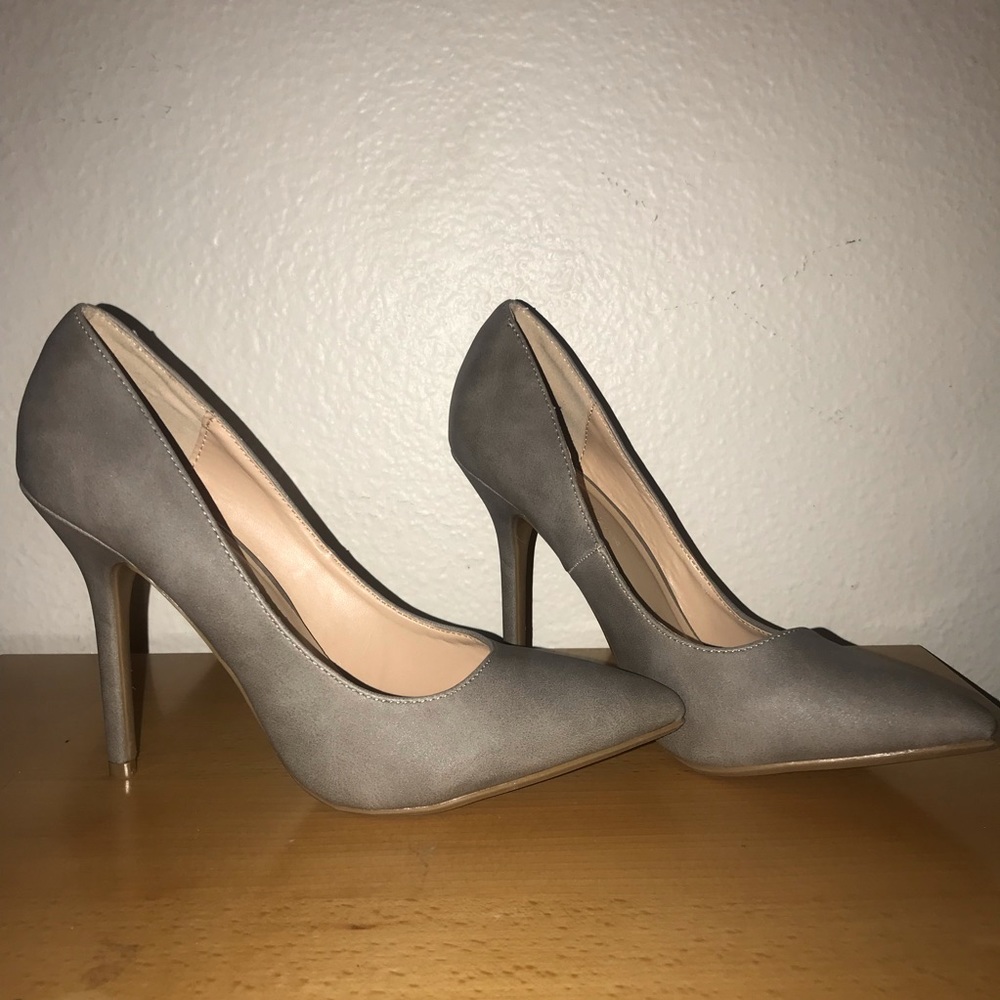 Wild Diva Gray High Heel 8.5
